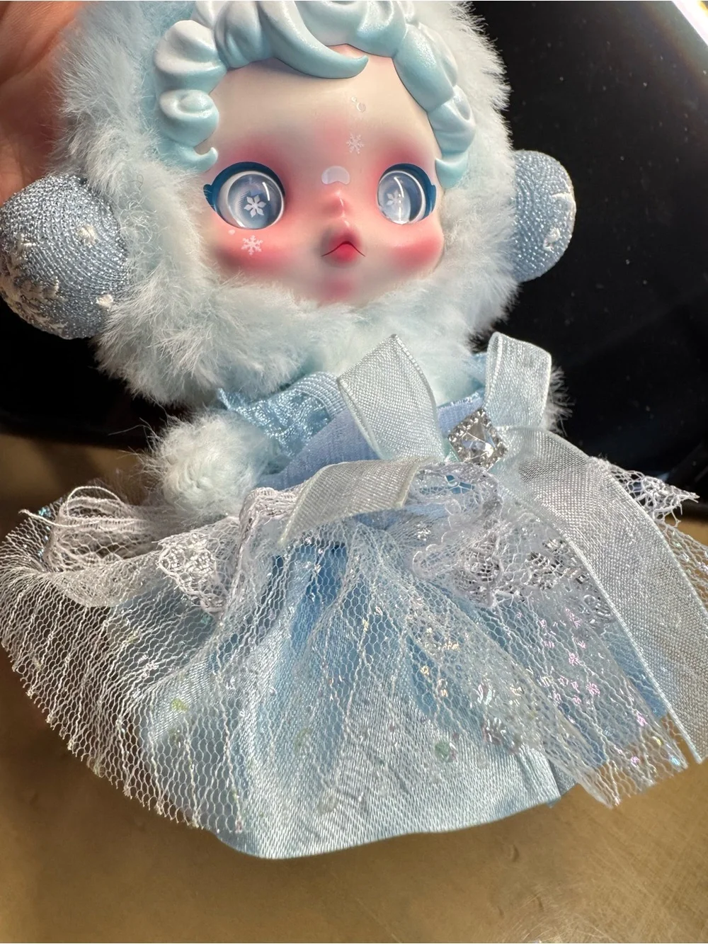 POP MART SKULLPANDA Winter Symphony Series Plush Song of Snow w/ Handmade Dress